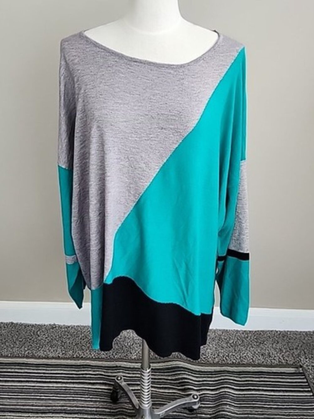 Avenue Sweater Womens 26/28 Plus 3/4 Sleeve Color block Asymmetrical Hem Office